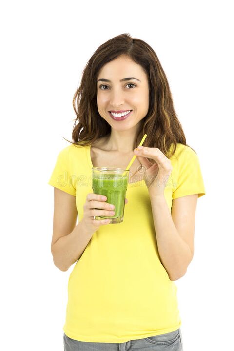 The girl drinks Matcha Slim for weight loss