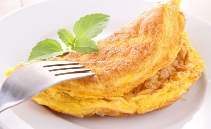 Chicken omelet - a dietary dish allowed during gout